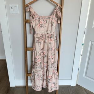 Goodnight Macaroon tiered midi floral dress - Size Small